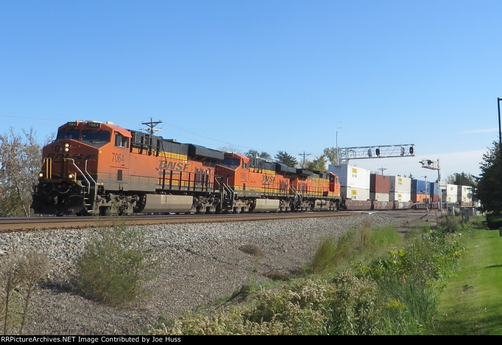 BNSF 7064 West